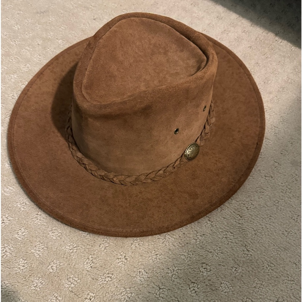 Men’s leather brown hat NWOT